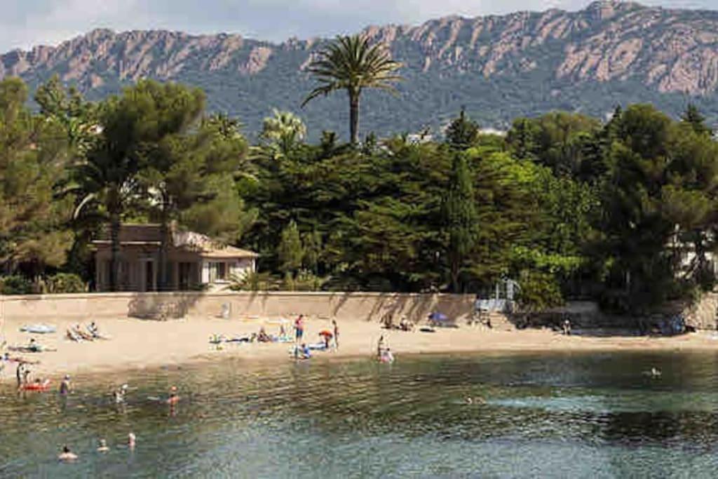 Boreal 4 Pax Bord De Mer Lägenhet Saint-Raphaël Exteriör bild